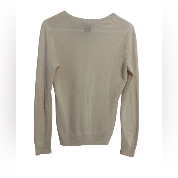 Cashmere Lord & Taylor Sweater Classic V-Neck Women’s Small - Picture 2 of 6